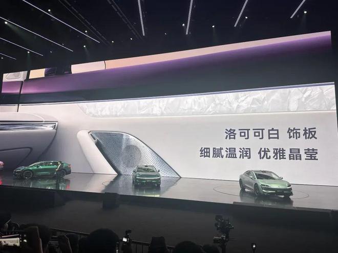从16万到45万，全都配上最强智驾！鸿蒙智行一口气连发7款车__从16万到45万，全都配上最强智驾！鸿蒙智行一口气连发7款车