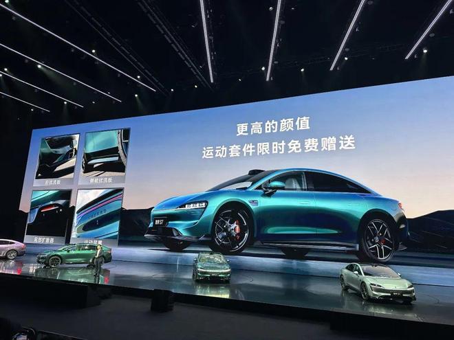 从16万到45万，全都配上最强智驾！鸿蒙智行一口气连发7款车__从16万到45万，全都配上最强智驾！鸿蒙智行一口气连发7款车