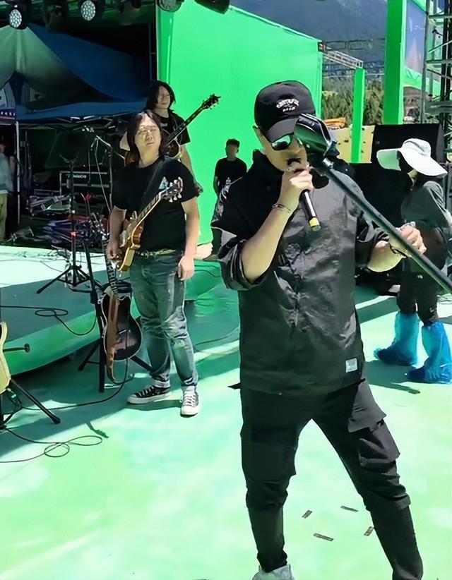 _章子怡评论汪峰_章子怡点评伊能静