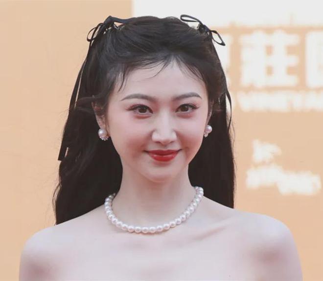 _章子怡脸部近照_章子怡脸部