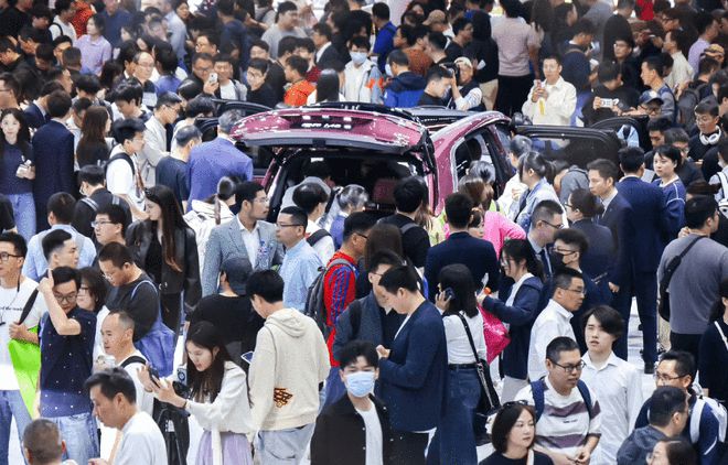 2025上海车展观察：智驾“刹车”，合资“加速”