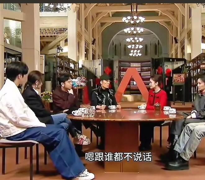 赵丽颖和冯绍峰有多少资产__赵丽颖和冯绍峰的简历