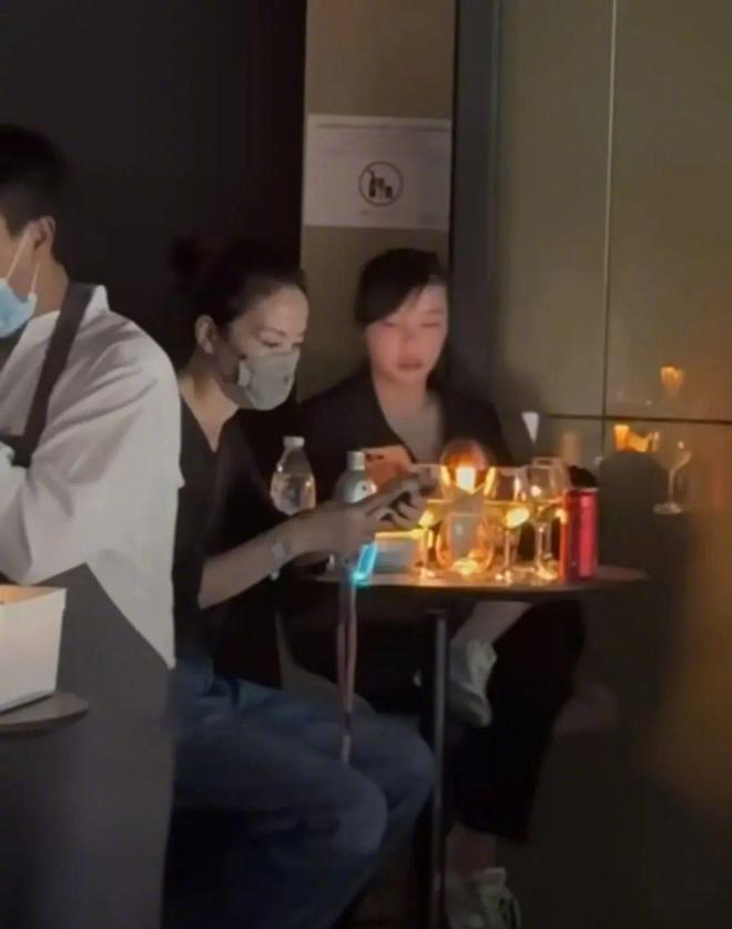 谢霆锋和三个人合唱歌曲_谢霆锋带领学员吃饭_