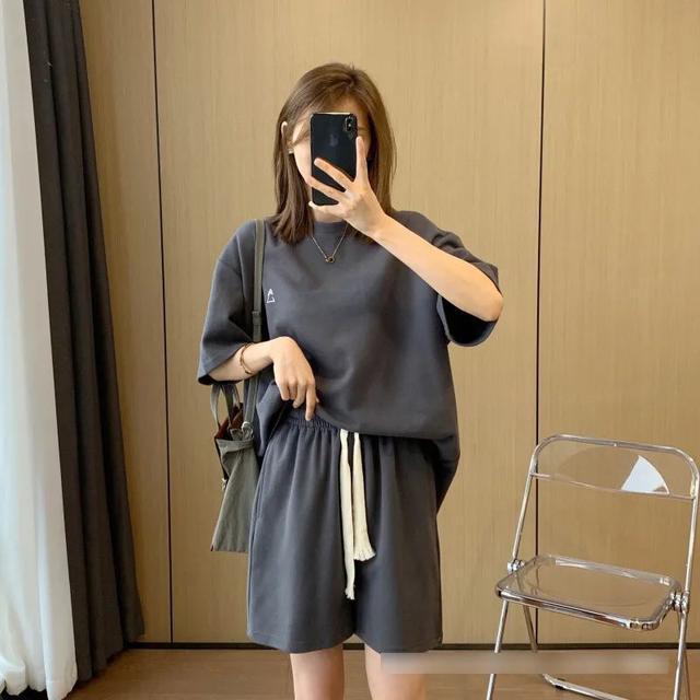 胖mm适合穿裙子还是裤子_男人腿粗穿什么裤子显瘦_