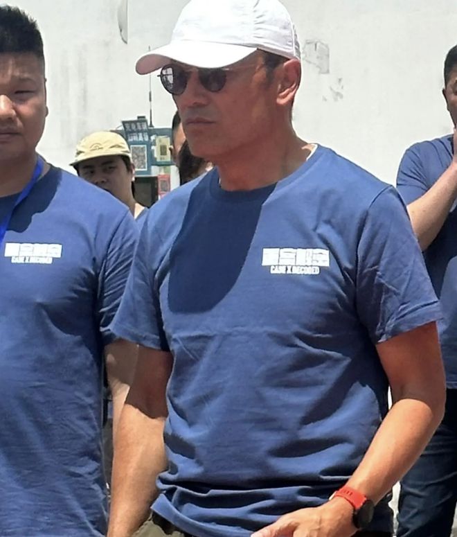 岑丽香复出与苗侨伟洪永城等现身内地拍合拍剧