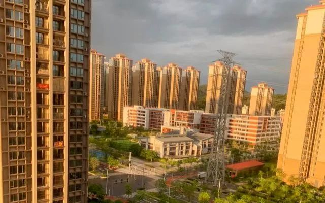 2025年房价真会一夜大反转？刚笑出声竟被市场连扇三记耳光！_2025年房价真会一夜大反转？刚笑出声竟被市场连扇三记耳光！_