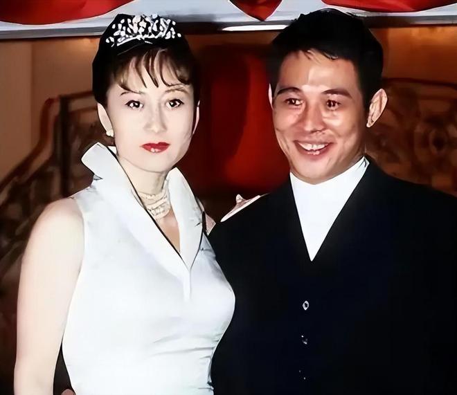 李连杰自称进入倒计时，重提当年港娱黑幕，要求利智日后低调行事__李连杰自称进入倒计时，重提当年港娱黑幕，要求利智日后低调行事