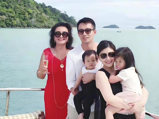 俏江南是张兰家的吗_大s婆婆张兰台湾看孙遭拒_