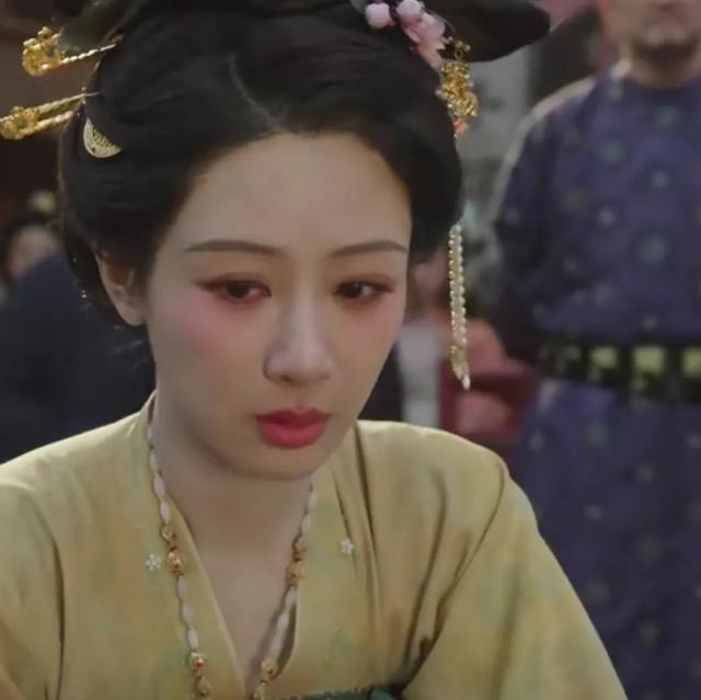 _外国记者采访刘亦菲_刘亦菲杨紫