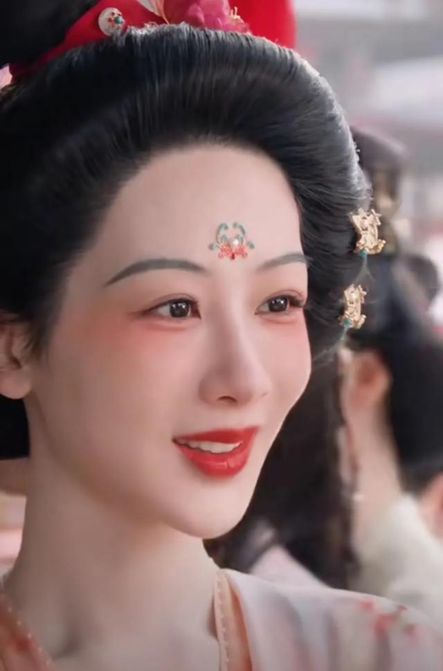 _刘亦菲杨紫_外国记者采访刘亦菲
