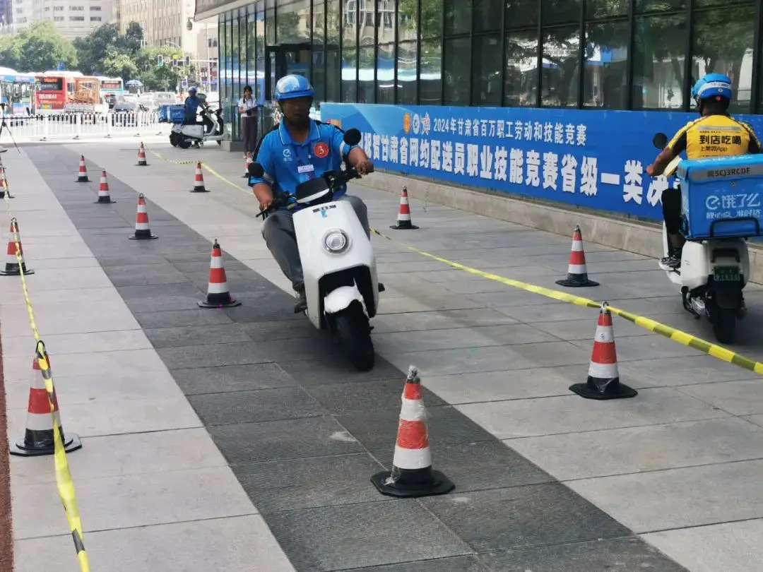 劳模讲堂、订单培养、以赛促学、职教培育阵地“三维突围”！兰州打造产业工人培育新高地_劳模讲堂、订单培养、以赛促学、职教培育阵地“三维突围”！兰州打造产业工人培育新高地_