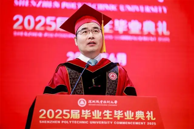 _毕业礼服穿戴规范_毕业礼服怎么穿