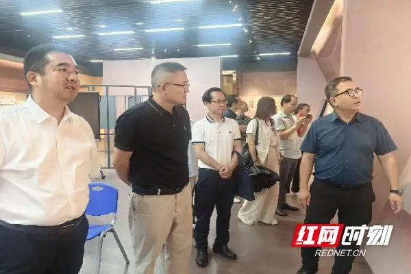 伍中信湖南财政经济学院__财信证券首席经济学家伍超明