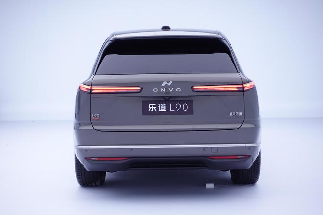 不仅是大六座还有超大前备箱 乐道L90将于7月上旬预售__不仅是大六座还有超大前备箱 乐道L90将于7月上旬预售