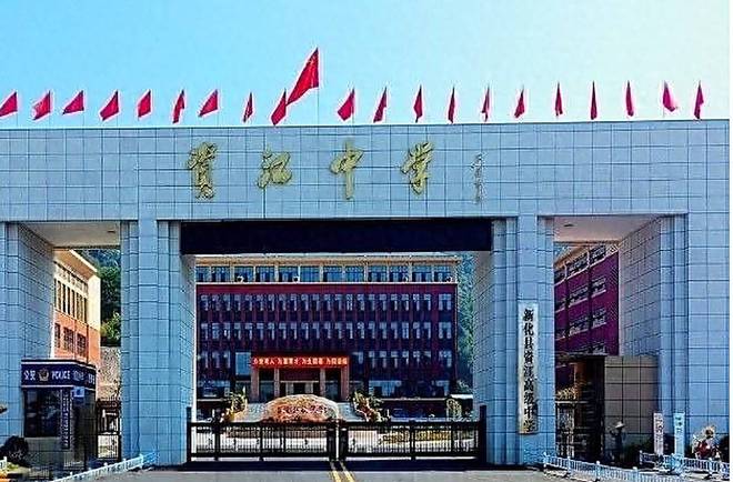_资江中学禁送饭菜事件：利益驱使下的教育之殇_资江中学禁送饭菜事件：利益驱使下的教育之殇