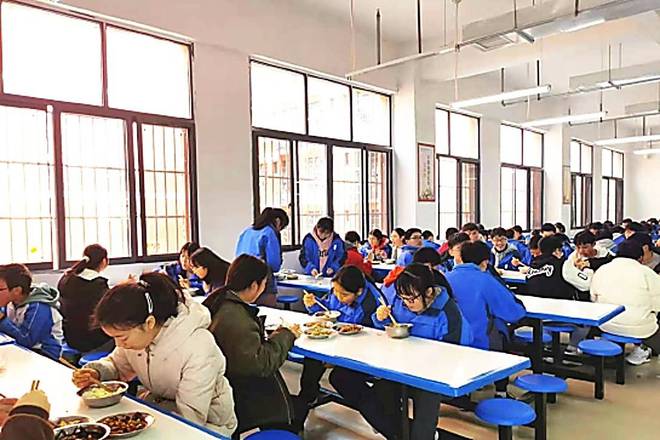 资江中学禁送饭菜事件：利益驱使下的教育之殇_资江中学禁送饭菜事件：利益驱使下的教育之殇_