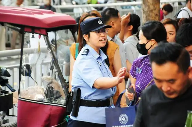 郑州交警护航高考_警察为中考护航的句子_