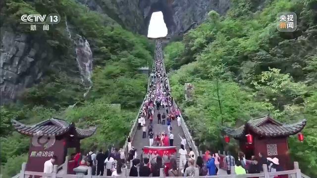 古城停车费上百元__盈利与亏损问题