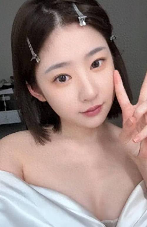 _黄一鸣澄清：没有骗王思聪，是对方主动，还给自己5万打车费_黄一鸣澄清：没有骗王思聪，是对方主动，还给自己5万打车费