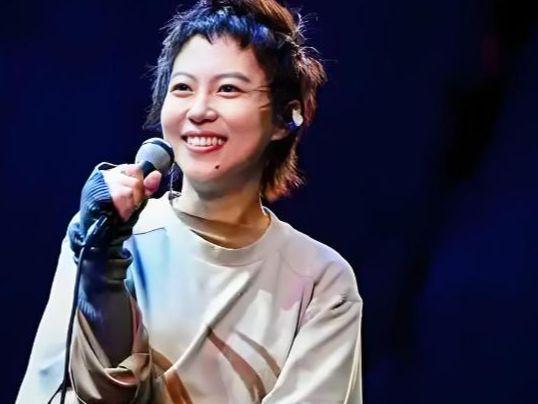 王菲产子辟谣__娱乐之完美老爸爆红