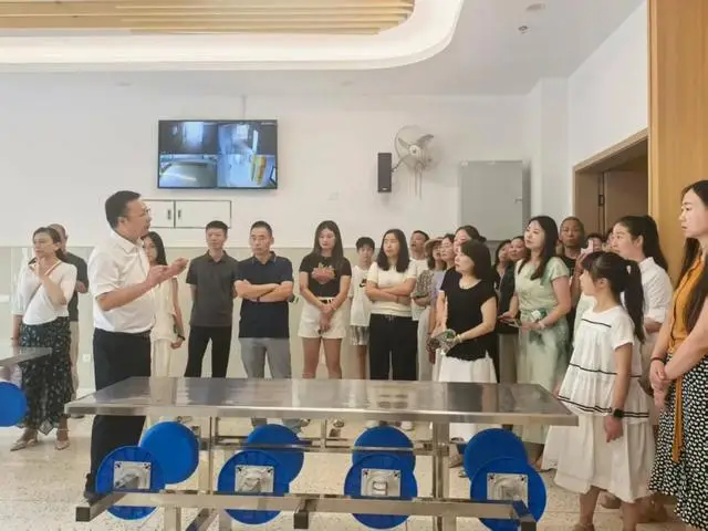 _成都外国语学校新校区_成都新乘电脑学校