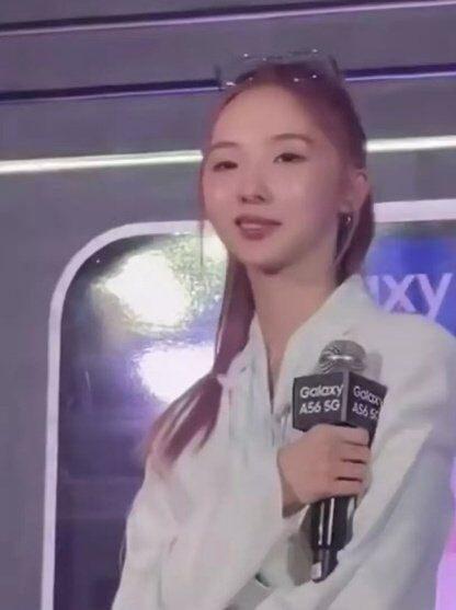 郑乃馨又起飞了，现在的她玩起了通灵和飞升，没有作品只能搞抽象_郑乃馨又起飞了，现在的她玩起了通灵和飞升，没有作品只能搞抽象_