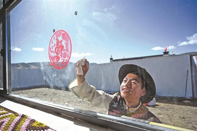 “我们搬新家啦！”—定日县长所乡森嘎村群众搬家记
