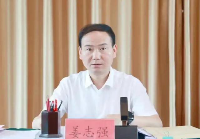 县委书记02__看一下县委书记