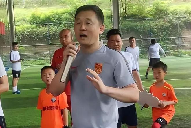_孙继海和学员到底谁错了？名记：根本原因是中国足协的缺席和失职_孙继海和学员到底谁错了？名记：根本原因是中国足协的缺席和失职