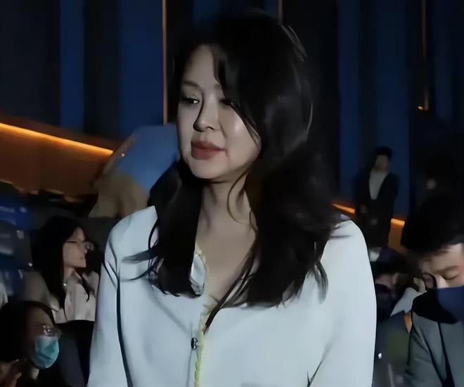 潘迎紫近照吓人__馒头红肿啥意思
