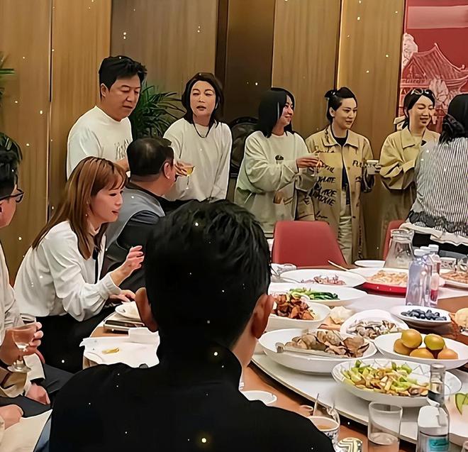黄渤陈坤谁有钱_快乐大本营陈坤黄渤_