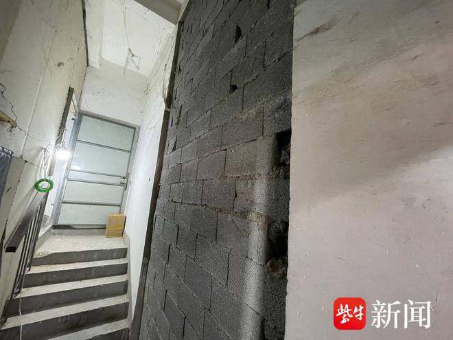 紫牛问政|公共楼梯竟“变”私人领地？宿迁沭阳不动产登记引质疑__紫牛问政|公共楼梯竟“变”私人领地？宿迁沭阳不动产登记引质疑