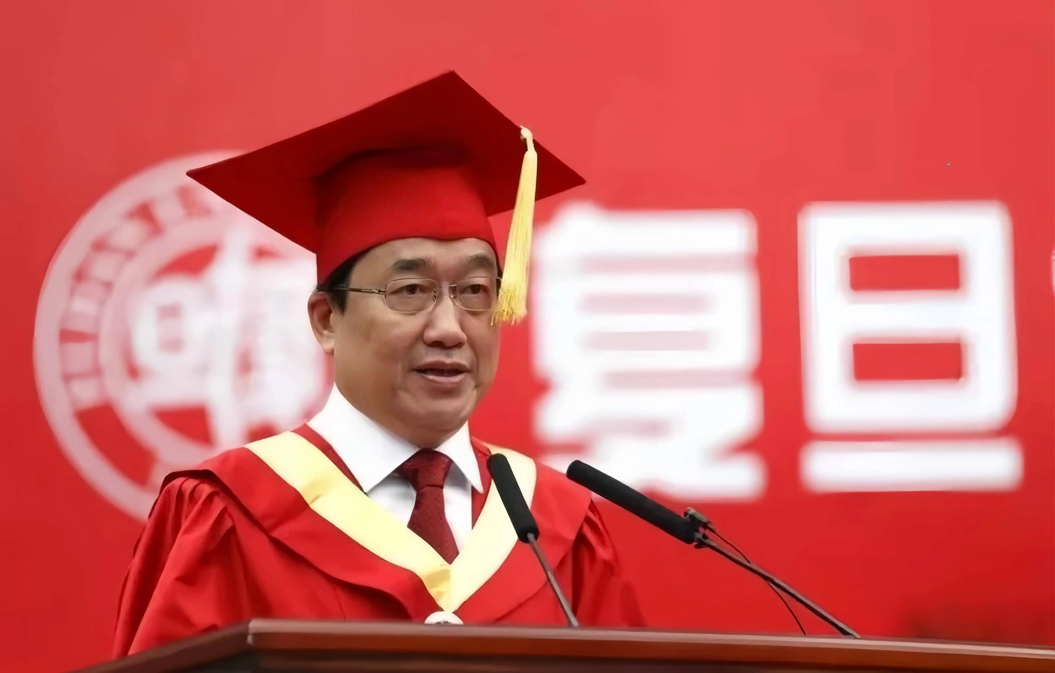 复旦校史里的广东人：一座知名学府的百廿风华和岭南缘分__复旦校史里的广东人：一座知名学府的百廿风华和岭南缘分