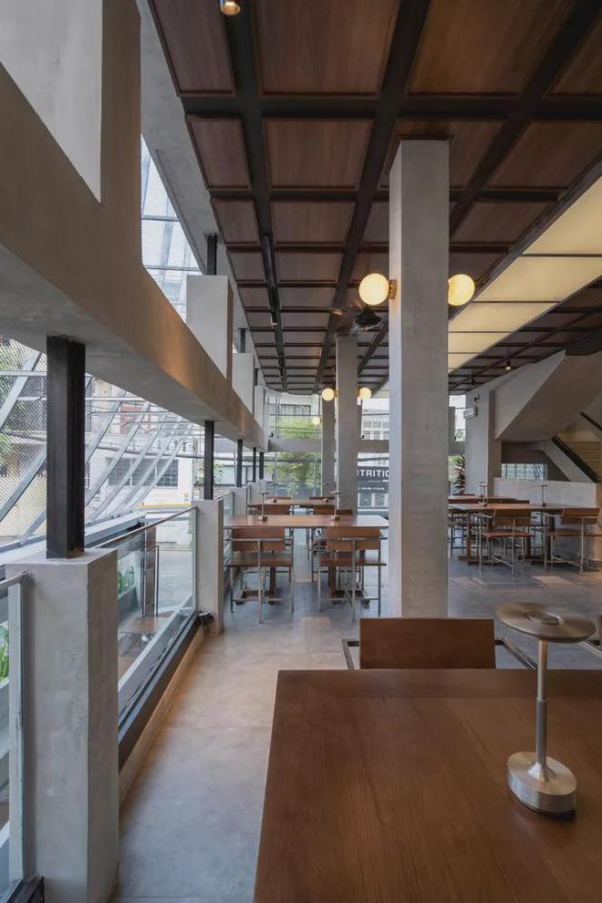 老别墅改造成餐厅，金属网格外立面当“面纱”，通透感拉得满满的__老别墅改造成餐厅，金属网格外立面当“面纱”，通透感拉得满满的