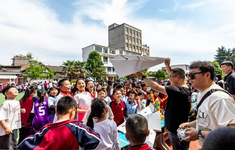 全国文明校园黔西市第一小学：立德树人沃土 孩子成长摇篮