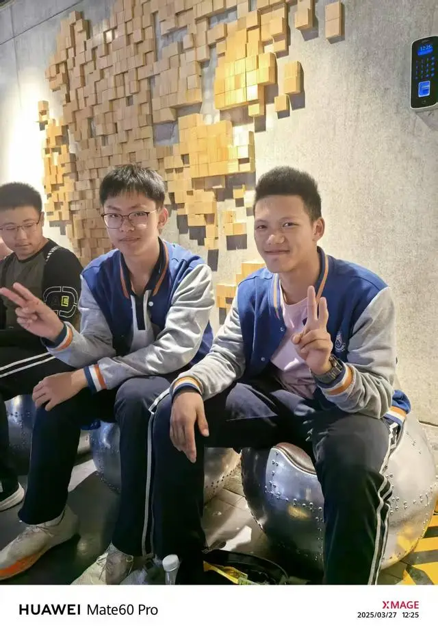 初中毕业三年就可以参加高考吗__初中毕业三年想高考