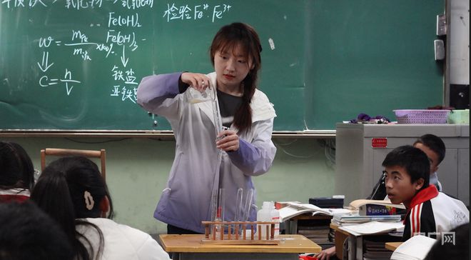让青春之花绽放在西部热土