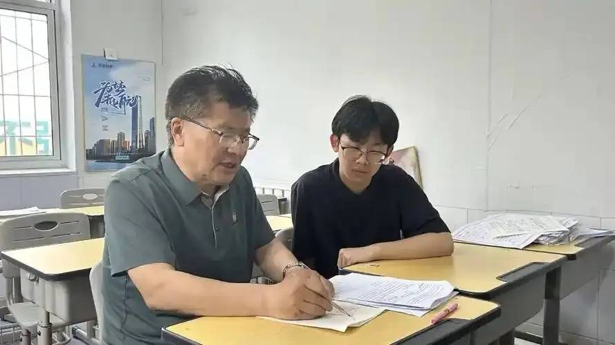 高考失利复读一年的优缺点__高考失利复读是要复读几年