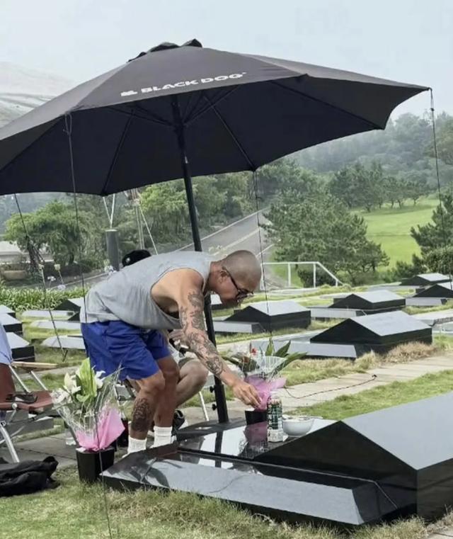 _晚年死墓绝_墓库中的亲人寿命不长