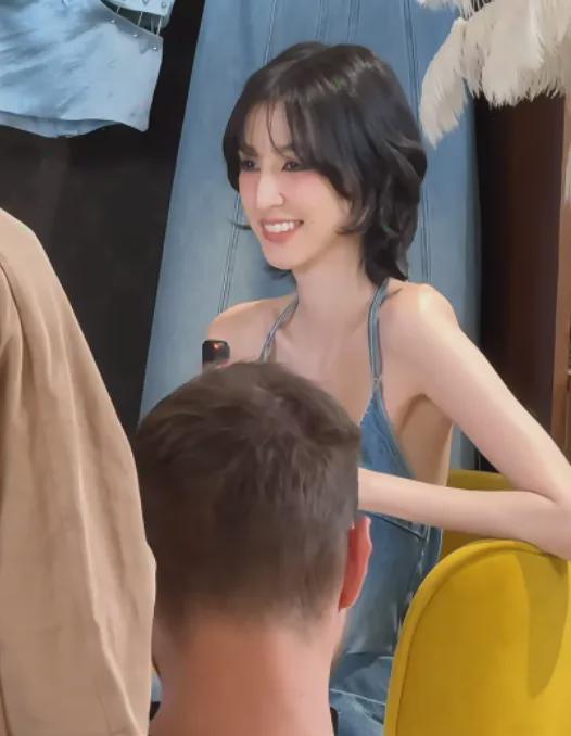 华晨宇绯闻女友为品牌站台翻车，曾精日又辱华，网友呼吁避雷品牌_华晨宇绯闻女友为品牌站台翻车，曾精日又辱华，网友呼吁避雷品牌_