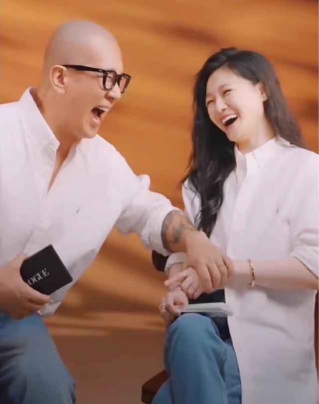 具俊晔近况被曝光！现身大s墓地瘦成这样，坐在椅子上好悲伤__具俊晔近况被曝光！现身大s墓地瘦成这样，坐在椅子上好悲伤