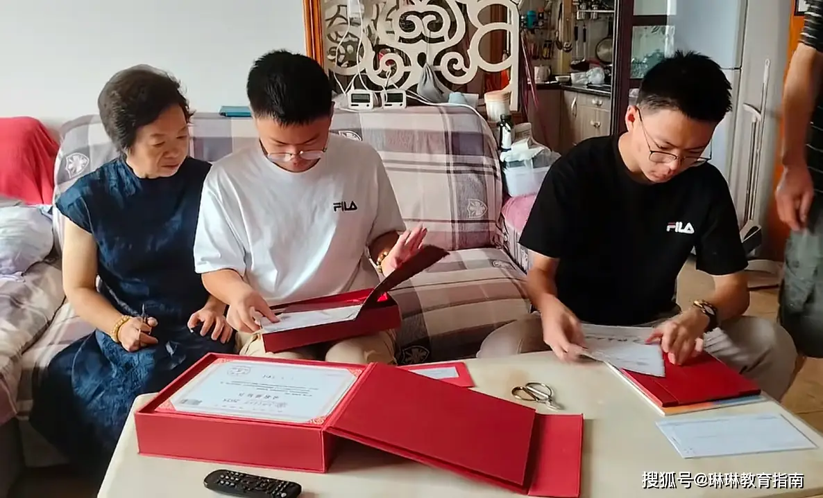 北大双胞胎写的书__北大双胞胎风评