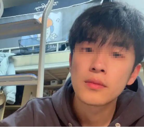 18岁男孩高考前吃蛇羹进ICU,医生看化验单脸色惨白:这根本不是蛇__18岁男孩高考前吃蛇羹进ICU,医生看化验单脸色惨白:这根本不是蛇