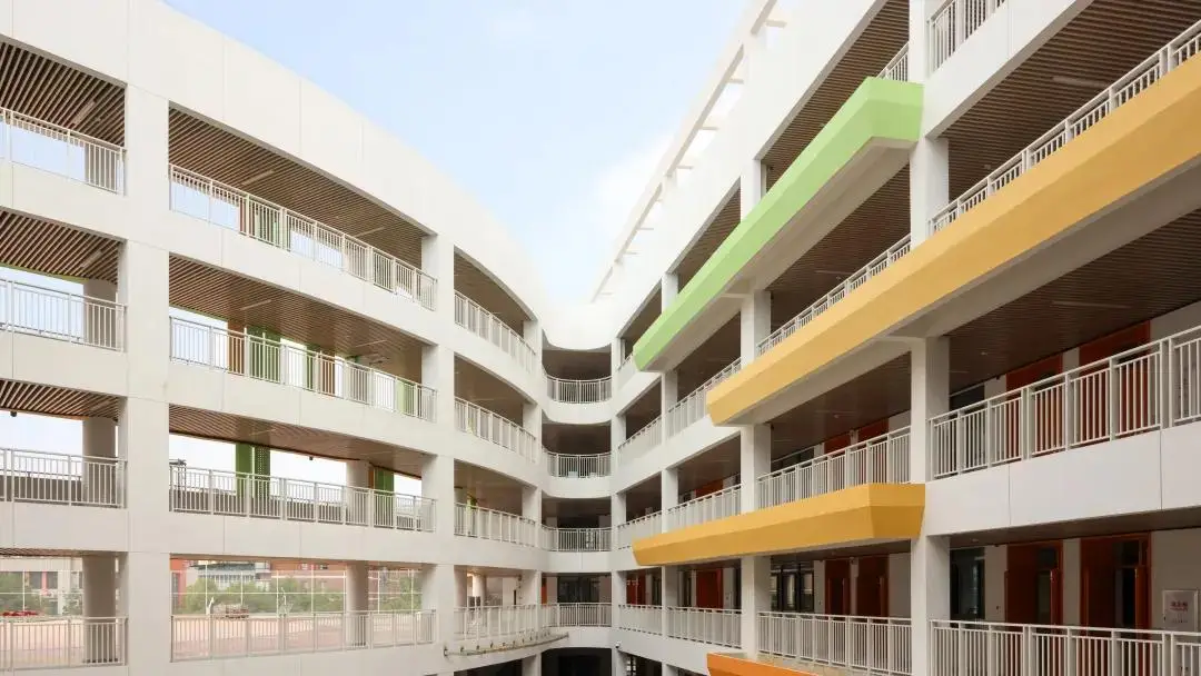 新增超4.5万个学位！武汉一批学校悄悄“换装”，新面貌、新设施！__新增超4.5万个学位！武汉一批学校悄悄“换装”，新面貌、新设施！