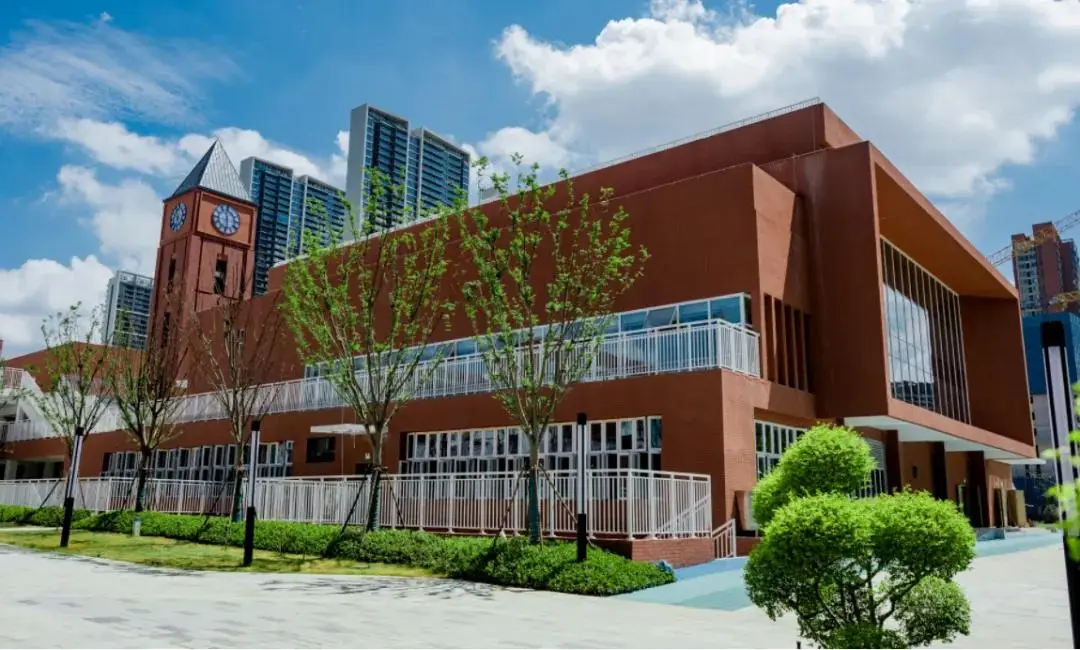 新增超4.5万个学位！武汉一批学校悄悄“换装”，新面貌、新设施！__新增超4.5万个学位！武汉一批学校悄悄“换装”，新面貌、新设施！