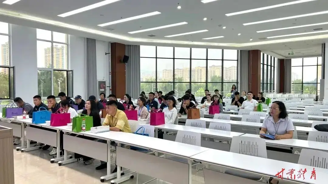 退役军人担任辅导员发言_退役培训甘肃辅导员证资格要求_