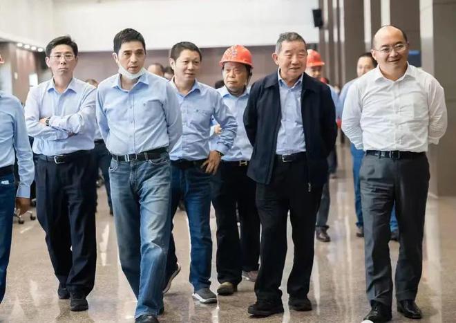 镇江光伏厂怎么样累不_镇江光伏发电_