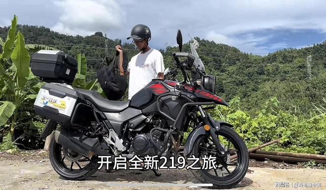 唐尚珺摩旅219国道，36岁读完大一：暑假选择骑行西北大环线