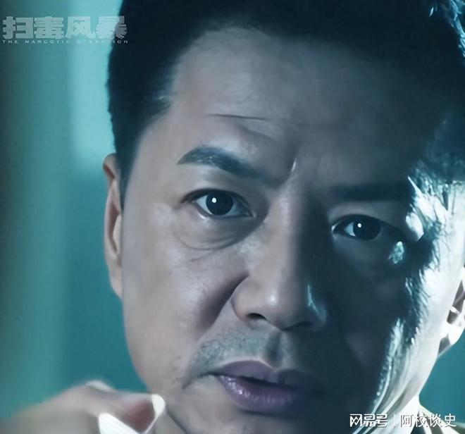 观众说他用力过猛，央媒却专门点名表扬，段奕宏凭什么逆袭？