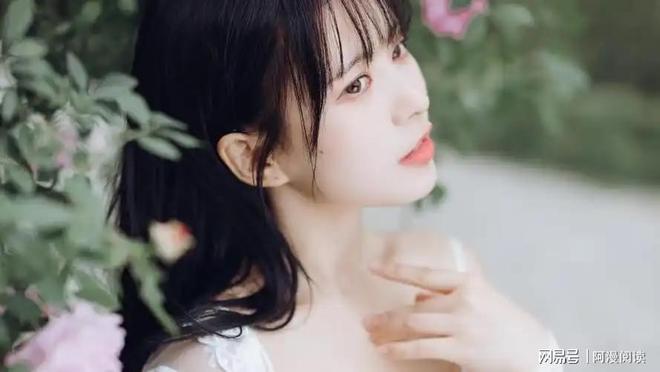 在我准备求婚时，却看见女友和她的白月光在深情拥吻，我清醒了